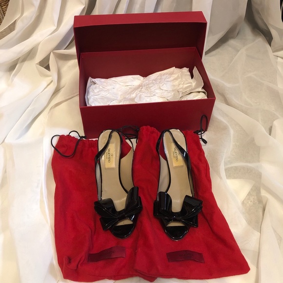 AUTHENTIC VALENTINO PATENT LEATHER STILETTO - Picture 3 of 5